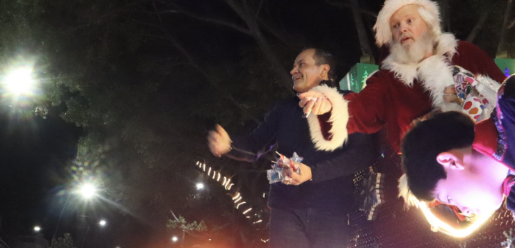 Chapala Christmas parade and tree lighting delight children and adults